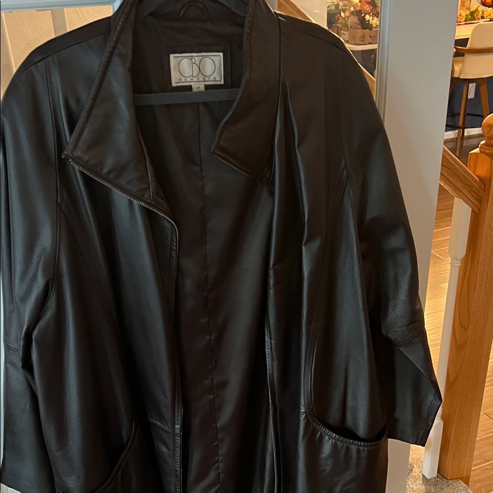 Elegant Black Leather Jacket